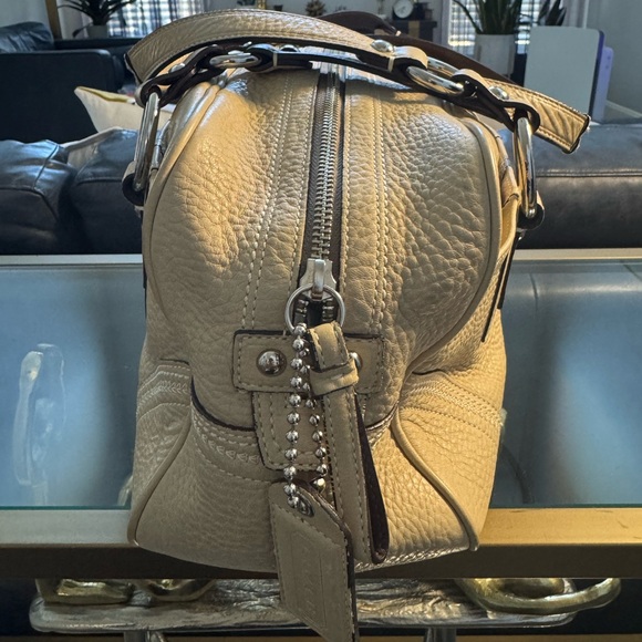 Vintage 2006 - Coach Cream Hamilton Bag with Silver Hardware - Picture 3 of 9